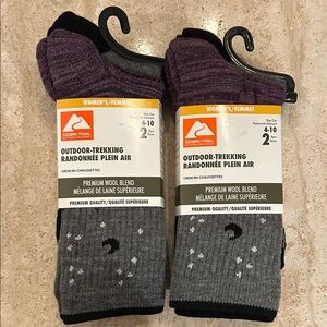 NEW 🆕 4 pairs Ozark Trail Women’s Black and Purple Trekking Socks size 4-10